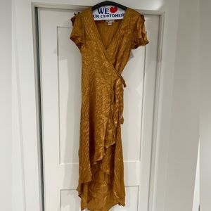 Women’s midi wrap dress